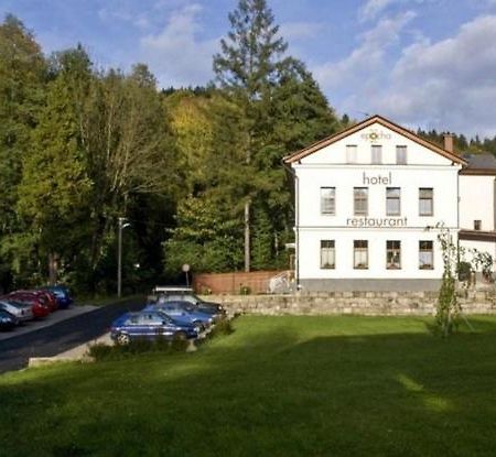 Hotel Epocha Janov nad Nisou Esterno foto