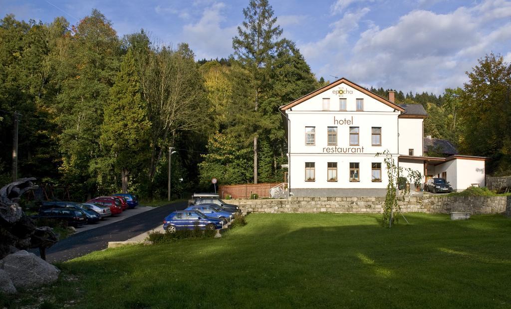 Hotel Epocha Janov nad Nisou Esterno foto